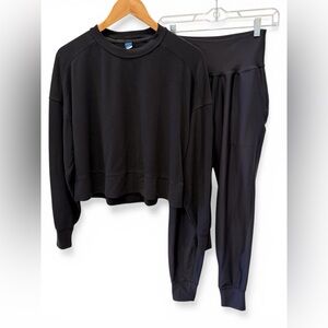 Old Navy Active Powersoft Leggings + Live-In French Terry Top Set – Size S